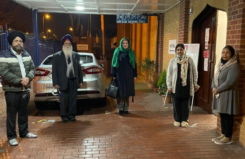 Jane with members of the Guru Nanak Satsang Gurdwara