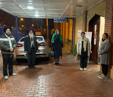 Jane with members of the Guru Nanak Satsang Gurdwara